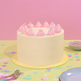 Classic Vanilla Cake Crumbs & Doilies
